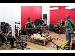 Kau harapkan cintaku dari dulu. Slank Percuma Live Performance Youtube