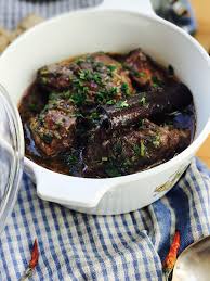 Salmi Poulet Poulet Cuit Dans Une Bonne Sauce Au Vin Rouge Et Epicee A La Mauricienne L Atelier De Kristel Recettes De Cuisine Sauce Vin Rouge Poulet Cuit