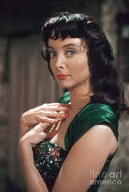 🖤🖤Carolyn Sue Jones🖤🖤 Born April 28, 1930 Amarillo, Texas, (April 28,  1930-August 3, 1983) Carolyn Jones was born in Amarillo, Texas, the  daughter of Chloe Jeanette Southern, a housewife, and Julius Alfred