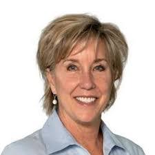 Holly Schramm's Instagram, Twitter & Facebook