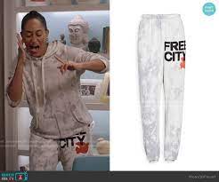Wornontv Rainbow S Grey Tie Dye Hoodie And Sweatpants On Black Ish Tracee Ellis Ross Clothes And Wardrobe From Tv