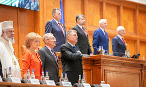 Sedinta Solemna In Parlament Pentru Ziua Nationala Apeluri La Unitate Laude Pentru Diaspora Si Intepaturi Cu Iz Patriotic Intre Partide Mobile