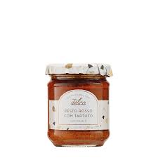 The sauce typically calls for almonds instead of the pine nuts used in basil pesto. Pesto Rosso Con Tartufo Tomatenpesto Mit Truffel