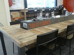 Table Facon Auberge Espagnole Realisee En Palettes Et Bois De Palox Pour Un Restaurant Biosur Annecy Entierem Salle A Manger Bois Table Salle A Manger Palox