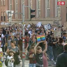 Die polizei war im einsatz. Zeit Im Bild Blacklivesmatter In Wien Demo Gegen Rassismus Facebook