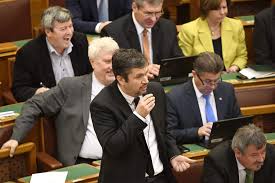 A független országgyűlési képviselő szerint nem szabad, hogy az ellenzéket megtévessze a látszólagos, ötvenszázalékos esély. Hadhazy Akos Daily News Hungary