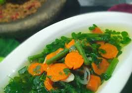 Sayur kelor favorit keluarga kami dan sangat banyak manfaatnya klw dikampung di sulawesi daun kelor. 8 Resep Sayur Bening Daun Kelor Yang Renyah