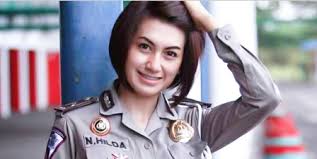 Model rambut bob pendek terbaru salah satu hal yang sangat penting untuk wanita yaitu tampilan rambutnya. Model Rambut Polwan Wanita Model Rambut