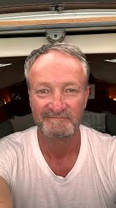 Looking for a discovery builder in europe