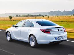 Si tratta di una revisione misurata, senza grandi modifiche, ma in cui tutte le novità sono rivolte a migliorare la proposta di rappresentanza del marchio tedesco. Opel Insignia 2014 Pictures Information Specs