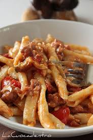 Primi piatti con la salsiccia. I Fusilli Cilentani Con Salsiccia E Funghi Porcini Ricette Cibo Ricette Di Cucina