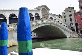 Sie überspannt den canal grande mit einer spannweite von 48 metern. Die Rialtobrucke Venedig Venice Welcome Com
