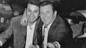 Βρείτε αυτό το pin και πολλά ακόμα στον πίνακα greek famous personalities του χρήστη maria krita. O Nikos 3an8opoylos Apanta Sta Sxolia Toy Kwsta Boytsa Gia Ta Xrhmata Poy Ebgaze Zappit