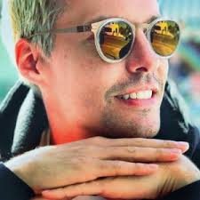 Marcus Layton soti nan Almay