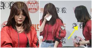 She debuted as a member of aoa on august 9, 2012 with the group's first single angels' story. Aoa Mina S Treatment Of Jimin At A Past Showcase Resurfaces In Light Of Recent Dispute Kissasian