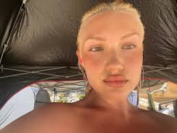 sunday service 🧎‍♀️ @honeymoon