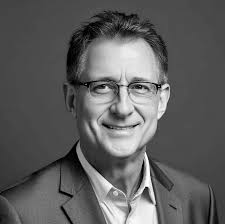 I'm often told I "have a face for radio" by many of you, 😆so I smile and  say, "Okay." Honored to have done over 600 radio interviews since 2019, yet  only 100+