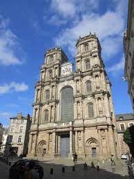 Mit einem eher klassischen äußeren ist es in ihrem inneren, wo man ihre wahre schönheit bewundern kann. Rennes