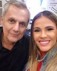 Noche de aprendizaje emocional 💟 @berstamateas @mahelenacr