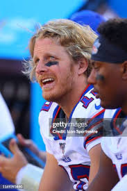 330,994 Wide Receiver Football Stock Photos, High-Res Pictures, and Images 