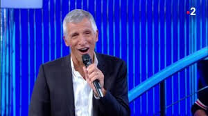 Page officielle de fabien haimovici administrée par fabien. N Oubliez Pas Les Paroles Qui Est Fabien Haimovici Le Chanteur Qui Accompagne Les Candidats Femme Actuelle Le Mag