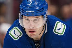 He would stand up for me': Bruce Boudreau says Luke Schenn defended him to  Canucks management : r/canucks