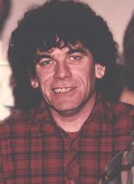 Does anyone have up close pictures of Dan? 🥰