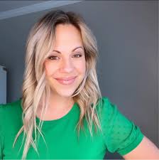 Amanda Gildersleeve's Instagram, Twitter & Facebook