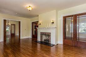But here are its distinct characteristics. 3 American Foursquare Houses You Can Buy Right Now Curbed