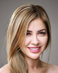 Angie Gil's Instagram, Twitter & Facebook