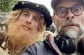 Grimsby starts to paint streets and windows with a rainbow