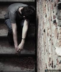 نتیجه تصویری برای تصاویر تنهایی پسرانه