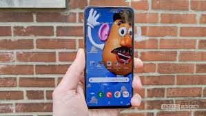 Most people grew up enjoying stories about secret agents and their wide range of futuristic gadgets. Hidey Hole Grabs Wallpapers From Reddit For You That Hide The Galaxy S10s Camera Samsung Wallpaper Android Wallpaper Galaxy