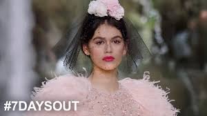 Petite robe noire, robe en dentelle ou robe de soirée ? 7 Days Out Chanel Haute Couture Fashion Show Teaser Youtube