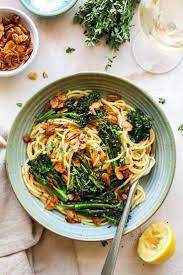 This Lemony Veggie Pasta Is Sprinkled With Almond Bacon Pasta Dishes Vegan Pasta Recipes Pasta Recipes