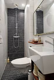 Jun 07, 2021 · padukan desain kursi mandi dengan gaya abadi bersama dengan krom, marmer, dan warna putih di kamar mandi. Desain Kamar Mandi Minimalis Kecil Modern Desain Rumah