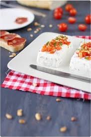 Petites Terrines De Fromages Frais Au Lomo Et Tomates Cerises Chefnini Recette Terrine Fromage Alimentation