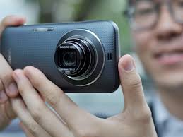 Samsung Galaxy K Zoom review: Half ...