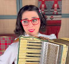 Betsy has been busy bee! Stay tuned to find out what happens when you  combine Tom Lehrer with the style of @theavettbrothers when Betsy joins the  Broadway cast of @sweptawaymusical backstage thanks