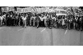 Trabajadores metalúrgicos, del transporte y otros gremios los estudiantes adhieren en todo a las resoluciones de la cgt. Obreros Estudiantes Y Transformacion Social Tiempo Argentino Tiempo Argentino