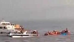 Mumbai boat capsize: 13 dead, over 100 ...
