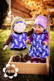 Hier muss das kind eine bestimmte reaktion zeigen, wenn die puppe beispielsweise hungrig ist oder gewickelt. Schnitte Fur Baby Born Kleidung Gratischnitt Schnittmuster Puppenkleidung 43cm Von 73engelchen