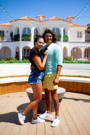 Each of the glamorous members of the public will live like celebrities in a luxury villa, but in order to stay there, they will not only have to win over the hearts of each other, but also the. 56zgsvr8tr1kpm