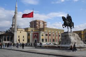 ɾɛˈpubliˌka ɛ ˌʃcipəˈɾis) είναι βαλκανική χώρα της να ευρώπης. H Albania Plhrwnei Kai Thn Ellhnikh Krish Tirana Tirana Albania Albania