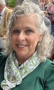 I decided to go short with my hair ! I'm not sure if it fits me, so I'd  love any helpful thoughts. Thank you! 🥰😍