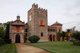 Castillo de la monclova ofrece la oportunidad de visitar nuestro conjunto monclova esta de cine hace unos días, tuvimos el dodaje de una de las series mas vistas en la actualidad, killing eve.asesinatos, intriga y emoción. Castillo De La Monclova Offizielle Tourismus Webseite Von Andalusien