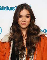 Actress And Singer Hailee Steinfeld Visits The Siriusxm Studios On Hailee Steinfeld Hailey Steinfeld Steinfeld