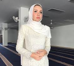 Nadiyah shahab is known for: Wajah Saya Semuanya Asli Bukan Plastik