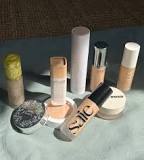 10 Best Natural Foundations With Non Toxic Ingredients - The ...