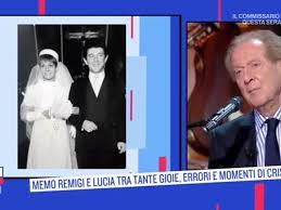 Scoperto da giovanni d'anzi, inizia a esibirsi nei primi anni sessanta. Memo Remigi Si Commuove Parlando Della Moglie Scomparsa Un Mese Fa Corriere Tv